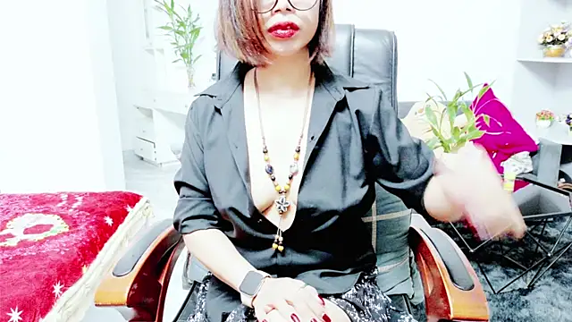 Snapshot of Miu-Le chatting on June 16, 2026, 8:11 pm Miu-Le online show from June 16, 2026, 8:11 pm