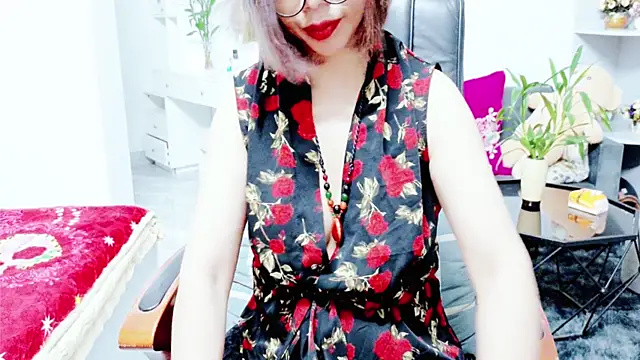 Snapshot of Miu-Le chatting on June 21, 2026, 7:38 pm Miu-Le online show from June 21, 2026, 7:38 pm
