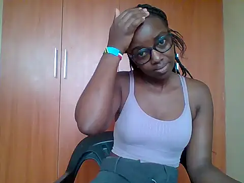 Snapshot of sexy_darleen23 chatting on May 14, 2026, 8:43 am sexy darleen23 online show from May 14, 2026, 8:43 am