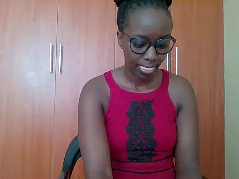 Snapshot of sexy_darleen23 chatting on May 18, 2026, 7:47 am sexy darleen23 online show from May 18, 2026, 7:47 am
