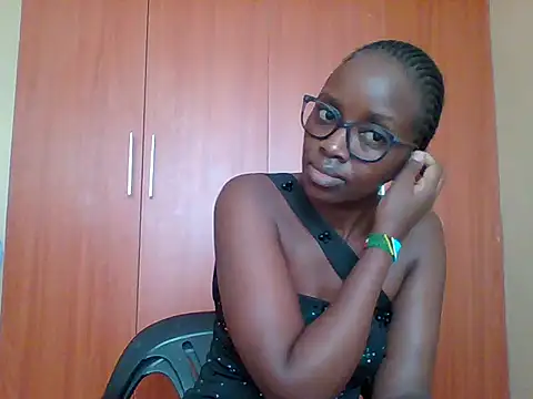 Snapshot of sexy_darleen23 chatting on June 5, 2026, 8:42 am sexy darleen23 online show from June 5, 2026, 8:42 am