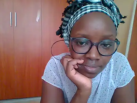 Snapshot of sexy_darleen23 chatting on July 13, 2026, 8:50 am sexy darleen23 online show from July 13, 2026, 8:50 am