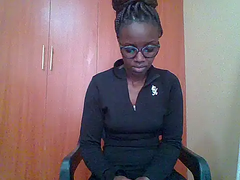 Snapshot of sexy_darleen23 chatting on August 4, 2026, 9:23 am sexy darleen23 online show from August 4, 2026, 9:23 am