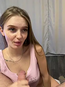 Snapshot of lovelly_molly chatting on March 10, 2025, 10:02 pm lovelly molly online show from March 10, 2025, 10:02 pm