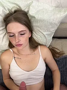 Snapshot of lovelly_molly chatting on September 15, 2025, 3:23 pm lovelly molly online show from September 15, 2025, 3:23 pm