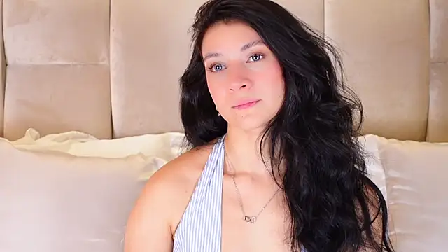 Snapshot of KiraKayleigh1 chatting on August 1, 2026, 11:14 pm KiraKayleigh1 online show from August 1, 2026, 11:14 pm
