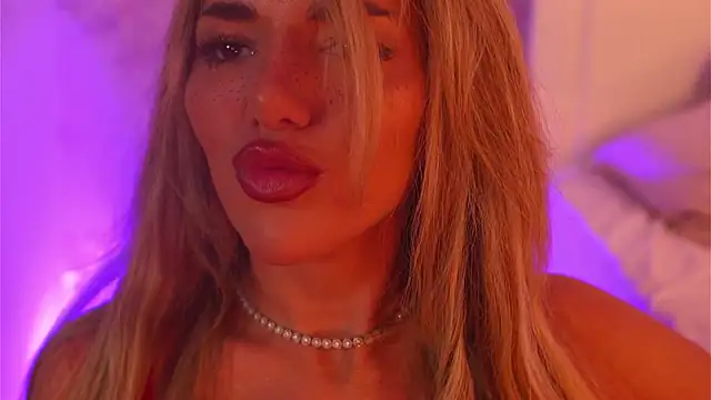 ClaraHazel online show from January 9, 2026, 5:10 am