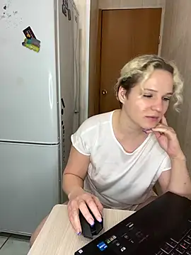 MrMrsRight online show from February 6, 2025, 11:04 pm