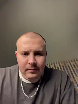 MrMrsRight online show from October 25, 2025, 10:12 am