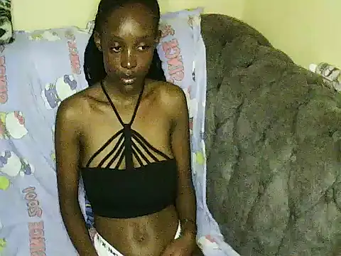 Snapshot of petite_clara24 chatting on October 4, 2025, 10:19 pm petite clara24 online show from October 4, 2025, 10:19 pm