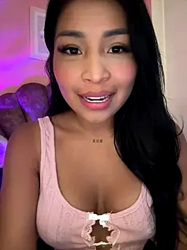 Snapshot of Pocahontascute_33 chatting on October 22, 2025, 4:29 pm Pocahontascute 33 online show from October 22, 2025, 4:29 pm