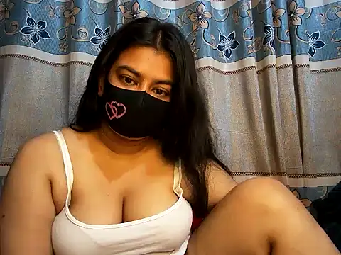 A-sweetgirl online show from March 13, 2025, 5:07 pm