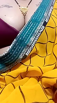 Snapshot of Beauty-khan chatting on January 3, 2025, 1:03 pm Beauty-khan online show from January 3, 2025, 1:03 pm