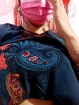 Snapshot of Beauty-khan chatting on January 3, 2025, 7:18 pm Beauty-khan online show from January 3, 2025, 7:18 pm