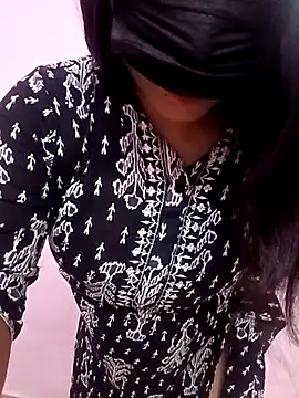 Snapshot of Beauty-khan chatting on March 21, 2025, 11:23 pm Beauty-khan online show from March 21, 2025, 11:23 pm