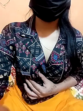 Snapshot of Beauty-khan chatting on October 28, 2025, 11:47 am Beauty-khan online show from October 28, 2025, 11:47 am