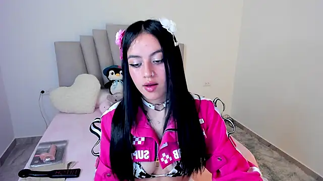 Snapshot of Alli_cooper chatting on March 18, 2025, 7:42 pm Alli cooper online show from March 18, 2025, 7:42 pm