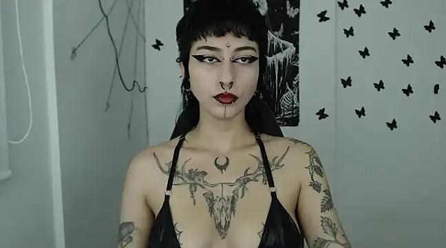 Snapshot of n0sferatus__ chatting on January 25, 2025, 4:13 am n0sferatus online show from January 25, 2025, 4:13 am