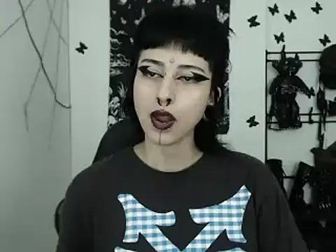 Snapshot of n0sferatus__ chatting on September 18, 2025, 10:28 am n0sferatus online show from September 18, 2025, 10:28 am