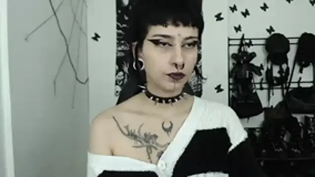 Snapshot of n0sferatus__ chatting on November 19, 2025, 4:23 am n0sferatus online show from November 19, 2025, 4:23 am