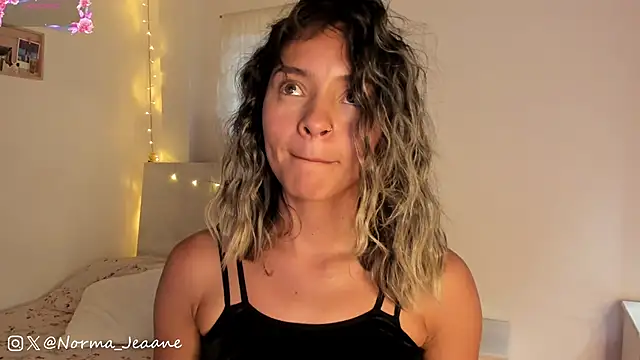 Norma-Jeaane online show from January 23, 2025, 9:07 pm