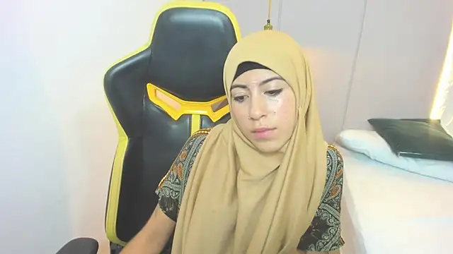 Snapshot of chaymae_nah_ chatting on December 24, 2024, 8:49 pm chaymae nah online show from December 24, 2024, 8:49 pm