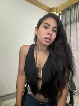 bella-black online show from April 8, 2026, 1:33 pm