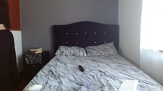 Emilia 1995 online show from December 1, 2025, 2:55 pm