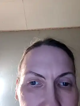 Evelina cute online show from March 3, 2025, 8:00 pm