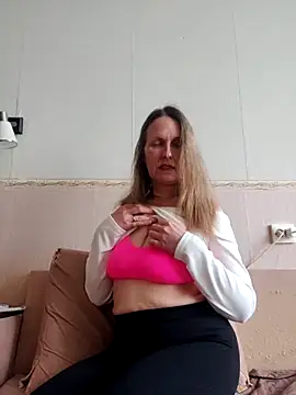 Evelina cute online show from April 24, 2026, 9:45 am