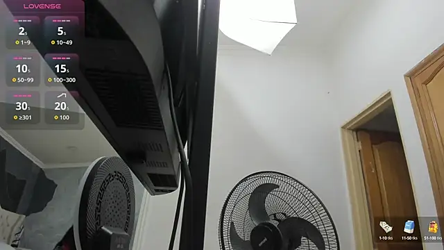 Snapshot of AmberGreyy_ chatting on September 15, 2025, 5:35 pm AmberGreyy online show from September 15, 2025, 5:35 pm