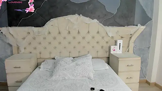 Snapshot of AmberGreyy_ chatting on October 17, 2025, 5:59 pm AmberGreyy online show from October 17, 2025, 5:59 pm