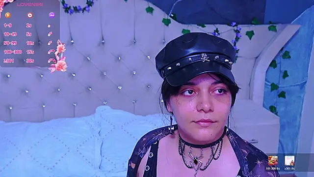 AmberGreyy  online show from April 23, 2026, 5:26 pm