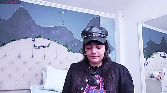 Snapshot of AmberGreyy_ chatting on May 3, 2026, 5:19 pm AmberGreyy online show from May 3, 2026, 5:19 pm