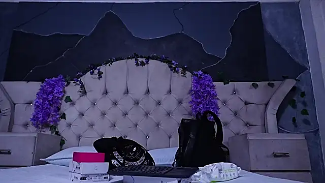 Snapshot of AmberGreyy_ chatting on July 14, 2026, 7:30 pm AmberGreyy online show from July 14, 2026, 7:30 pm
