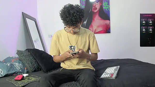 Snapshot of harrytwink18 chatting on January 29, 2025, 1:17 pm harrytwink18 online show from January 29, 2025, 1:17 pm