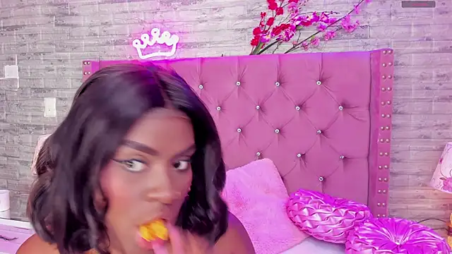 Snapshot of IsabellaBromsS chatting on February 28, 2025, 8:28 pm IsabellaBromsS online show from February 28, 2025, 8:28 pm