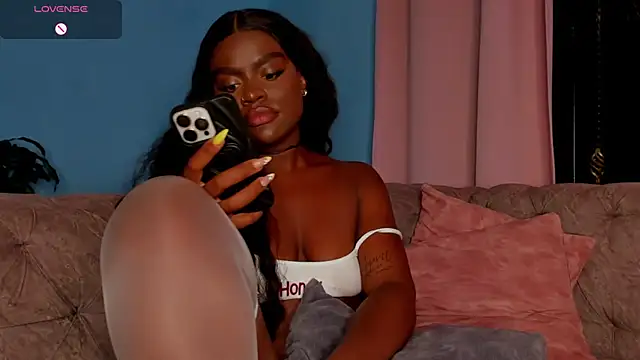 Snapshot of IsabellaBromsS chatting on May 15, 2026, 10:50 pm IsabellaBromsS online show from May 15, 2026, 10:50 pm