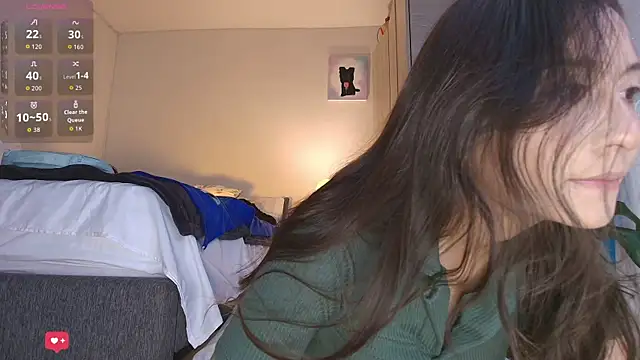 HelennaMoon  online show from December 19, 2025, 3:41 pm