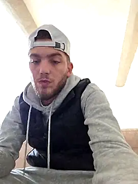 Snapshot of incr18 chatting on February 12, 2026, 11:16 am incr18 online show from February 12, 2026, 11:16 am