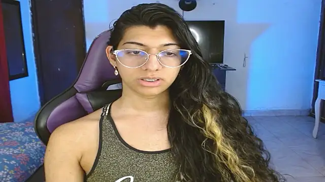 engielphoenis14 online show from January 17, 2026, 5:12 am