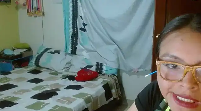 Snapshot of clayre_and_jill chatting on December 13, 2024, 3:38 am clayre and jill online show from December 13, 2024, 3:38 am