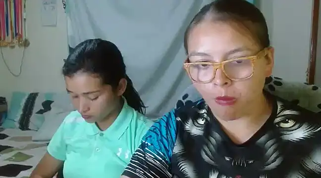 Snapshot of clayre_and_jill chatting on January 31, 2025, 2:26 am clayre and jill online show from January 31, 2025, 2:26 am