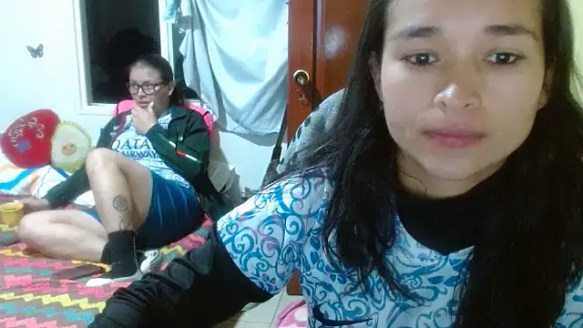 Snapshot of clayre_and_jill chatting on October 13, 2025, 12:21 am clayre and jill online show from October 13, 2025, 12:21 am