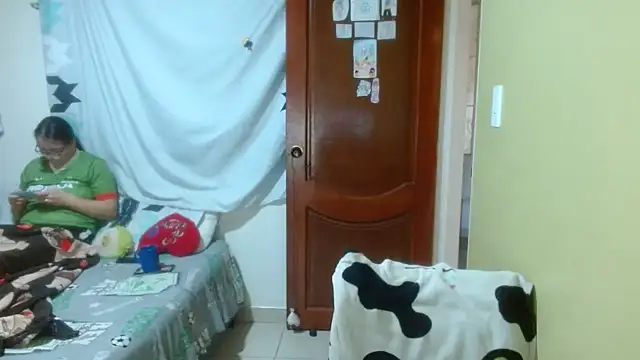 Snapshot of clayre_and_jill chatting on February 26, 2026, 7:35 pm clayre and jill online show from February 26, 2026, 7:35 pm