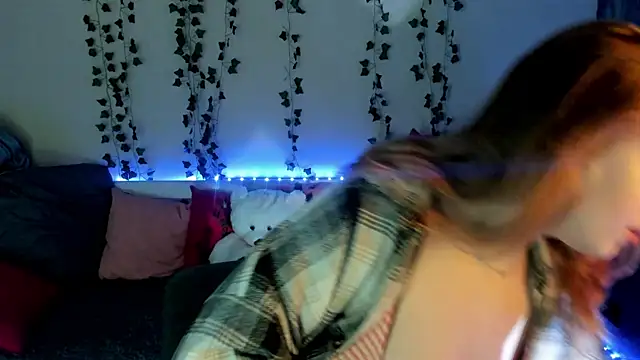 Emily Gin online show from February 14, 2025, 5:41 am