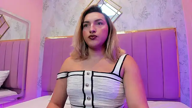 Snapshot of TomLondon_ chatting on December 2, 2025, 11:59 am TomLondon online show from December 2, 2025, 11:59 am