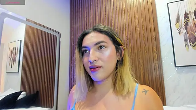Snapshot of TomLondon_ chatting on May 13, 2026, 12:13 pm TomLondon online show from May 13, 2026, 12:13 pm
