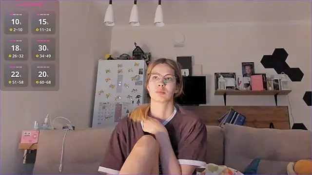 Girl alone home online show from December 23, 2025, 3:37 am