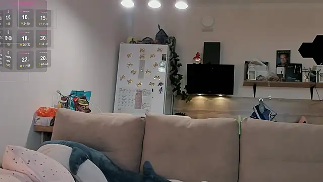 Girl alone home online show from May 21, 2026, 3:52 pm